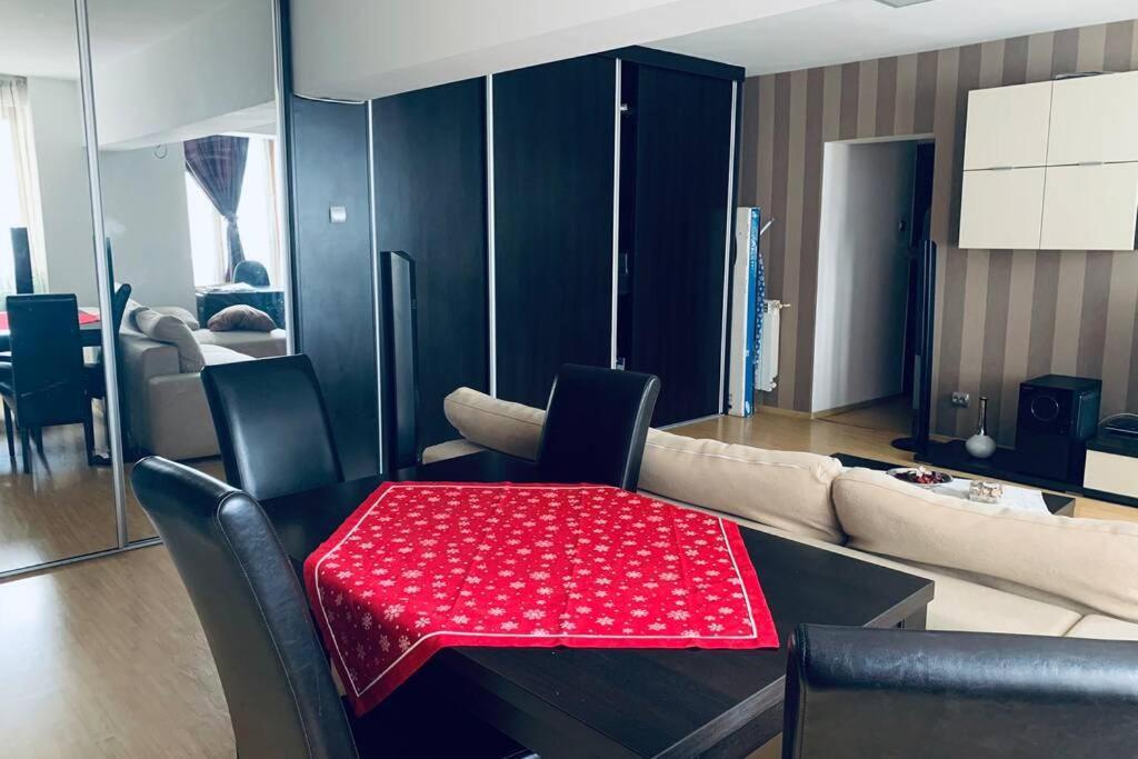Cozy 2 Rooms Apartment Close To City Center Bucarest Extérieur photo
