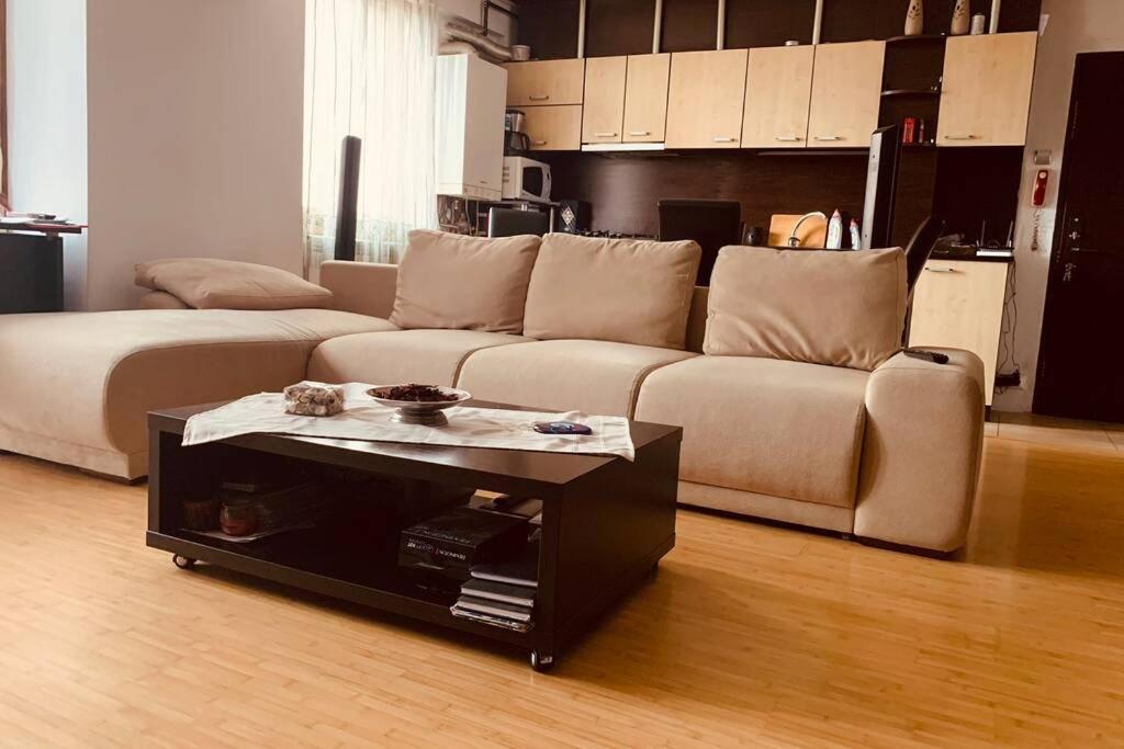 Cozy 2 Rooms Apartment Close To City Center Bucarest Extérieur photo