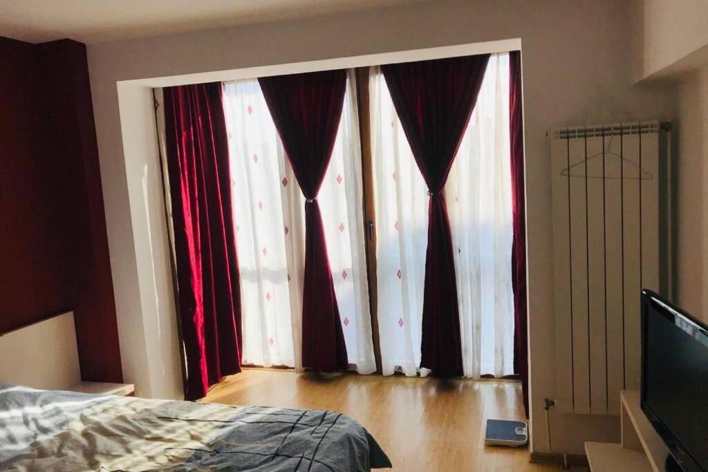 Cozy 2 Rooms Apartment Close To City Center Bucarest Extérieur photo